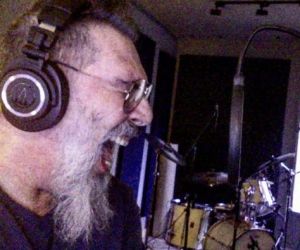 Lobão turbina Flores astrais com evocações do grupo Yes em single que abre série em tributo