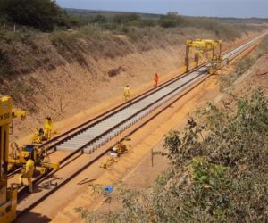 Obras paradas passam de 14 mil