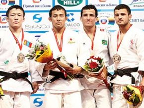 Kitadai é bronze na categoria até 60 kg