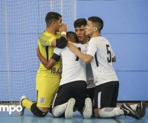 Corinthians goleia Barcelona por 7 a 2 e conquista Mundial sub-18 de futsal