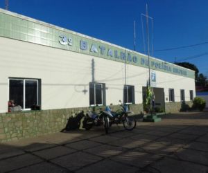 Polícia Militar recebe denúncia e apreende menor suspeito de tráfico de drogas