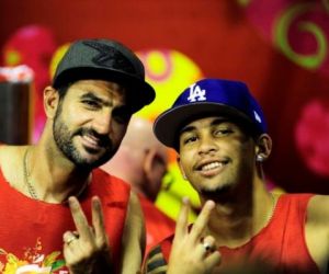 Jogadores do Corinthians curtem desfile da Gaviões dos camarotes
