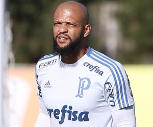 Felipe Melo chega a 20 cartões no ano, e Palmeiras reconhece problema