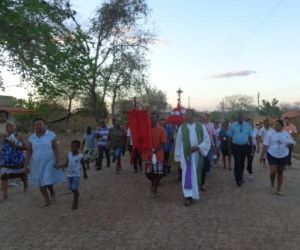 Procissão encerrou os festejos de Bom Jesus da Lapa na localidade Tabuleiro do Mato