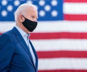 Biden assina decretos para impulsionar vacinação e anuncia novas restrições