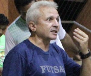 Treinador sofre acidente em casa e é internado com traumatismo craniano