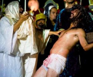 Paixão de Cristo em Floriano é opção religiosa durante a Semana Santa