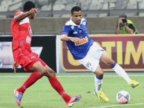 Com Dagoberto, de novo, Cruzeiro garante vitória sobre o América TO