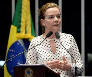 Sem Lula, senadora Gleisi Hoffmann é cogitada para a presidência do PT