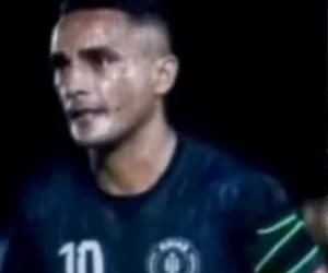 Jogador de futebol morre após colidir moto com égua solta em rodovia no Piauí