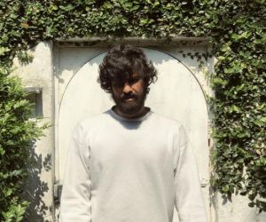 Qinho adota nome artístico de Qinhones e anuncia EP autoral com single produzido por Diogo Strausz