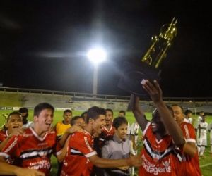 Na decisão, River-PI vence Altos com gol de carrinho e leva título do sub-19