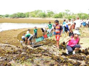 Mutirão de limpeza atua em prol do açude Mário Bezerra