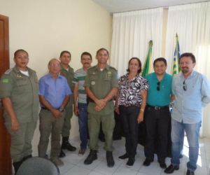 Entidades de classe se reúnem com a PM para debater segurança pública em Floriano
