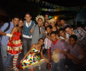 Quadrilhas juninas se apresentam em Floriano