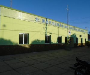 Casal em motocicleta realiza assalto em bairro de Floriano
