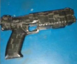 Menor é apreendido com arma falsa em Floriano