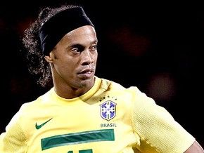 Mano convoca R10 e exclui Kaká