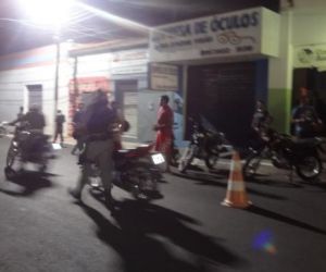 Motocicleta é apreendida durante blitz em Floriano