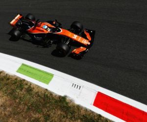 Prestes a trocar Honda por Renault, McLaren quer motores próprios em 2021