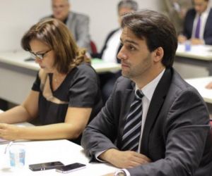Deputados reassumem secretarias após apresentação de emendas