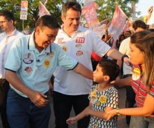 Wellington Dias visita bairros da região Sul e recebe adesões