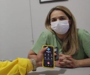 Programa "Mesa Brasil" e colaboradores do Sesc de Floriano fazem doação de cestas básicas