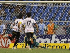Em clássico eletrizante, Botafogo vence o Flu e rouba liderança