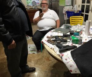 Preso na Lava Jato colecionava armas em mansão à beira-mar em Niterói