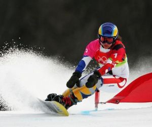Campeã mundial de snowboard morre em avalanche na Suíça