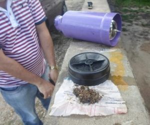 Homem é preso ao levar maconha no fundo de garrafa de café para detento
