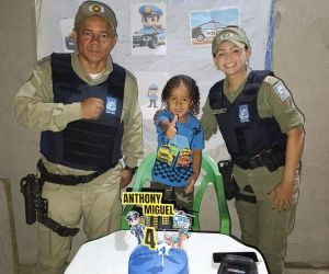 Polícia Militar realiza surpresa em festa de aniversário de criança em Floriano