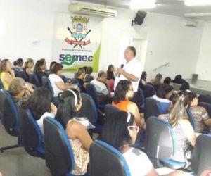 Semec abre 572 vagas para Professor Substituto