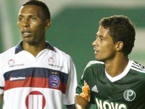 Palmeiras vence Bahia, afasta risco de degola e deixa rival em apuros