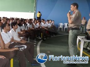 Ronda Cidadão proferiu palestra sobre drogas na Escola Pequeno Príncipe