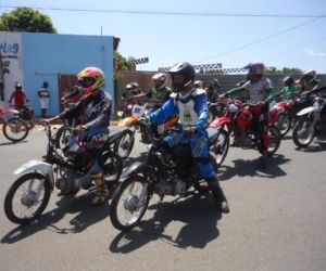 Pilotos profissionais e amadores participam do 4º Rally da Princesa, em Floriano