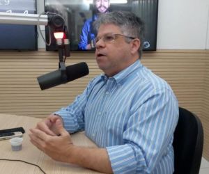 Deputados de oposição declaram apoio a Themístocles Filho