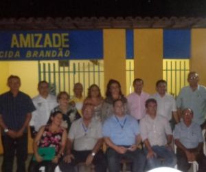 Diplomata florianense recebe medalha de Honra ao Mérito do Rotary Club