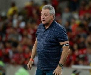 Abel vê Flamengo "abatido" e evita culpar Arrascaeta por derrota