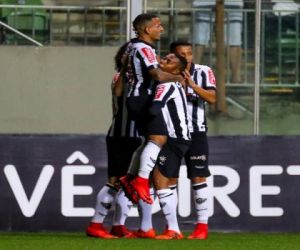 Atlético-PR bate o Vasco na Arena da Baixada; Santos vence reservas do Grêmio