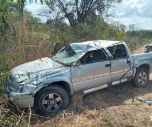 Idoso morre e esposa e filho ficam feridos em acidente de carro no Norte do Piauí