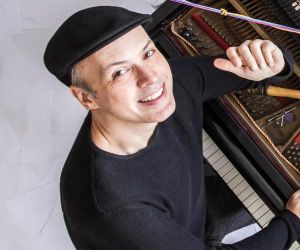 Pianista Claudio Dauelsberg toca Tom Jobim, Egberto Gismonti e Chick Corea no álbum solo "Instantes"