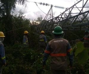 Oito cidades do Piauí ficam sem energia após vandalismo em torres de transmissão