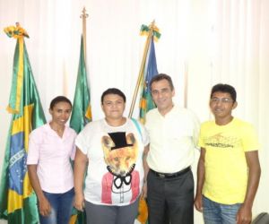 Gilberto Júnior se reúne com integrantes da Associação de Moradores do Bom Lugar