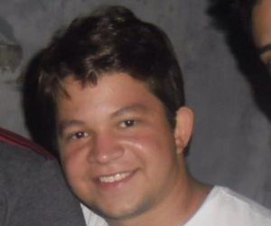 Acidente deixa motociclista ferido na Avenida Dirceu Arcoverde