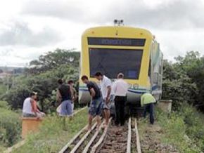 Pela 3ª vez, Metrô de THE para e causa transtornos à população