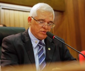 Assembleia garante votação do piso dos professores na próxima semana