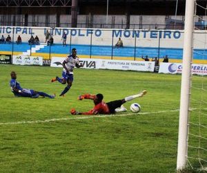 Na reedição da final, Piauí sofre virada, mas arranca empate contra o Tubarão