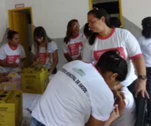 Secretaria de Saúde realiza vacinação contra o HPV em escolas públicas de Floriano