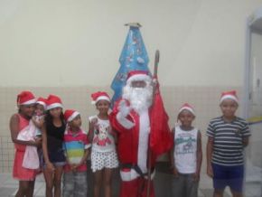 Papai Noel dos Correios realizou entrega de presentes em Floriano